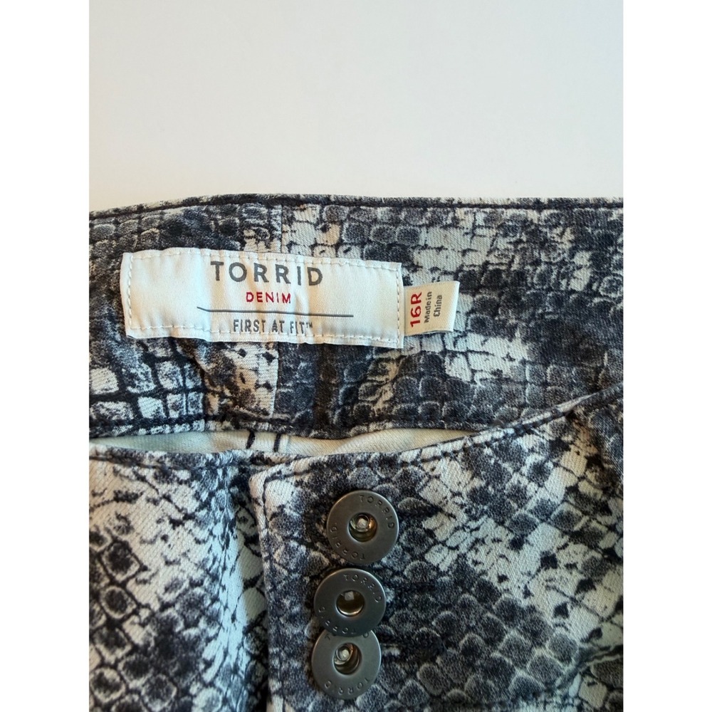 Torrid Denim First At Fit Jegging Snakeskin Print Black Skinny Pants 16R NEW - Picture 5 of 7